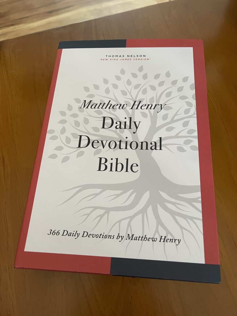 Matthew Henry Daily Devotional Bible cover